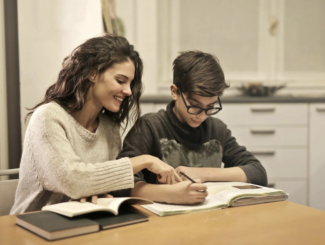 Executive function coaching testimonials showing a personalized tutoring and academic support session